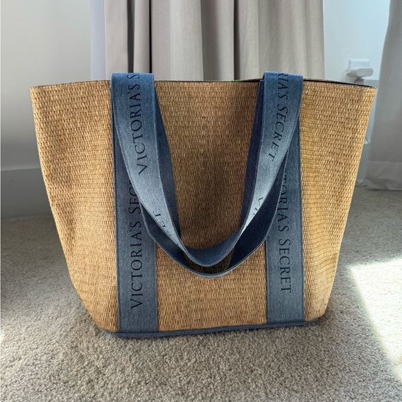 Victoria's Secret Handbags - NWT Victoria’s Secret Bag